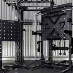 Base de rangement Force USA avec 20 ancres de fixation pour accessoires de musculation et poignées de tirage