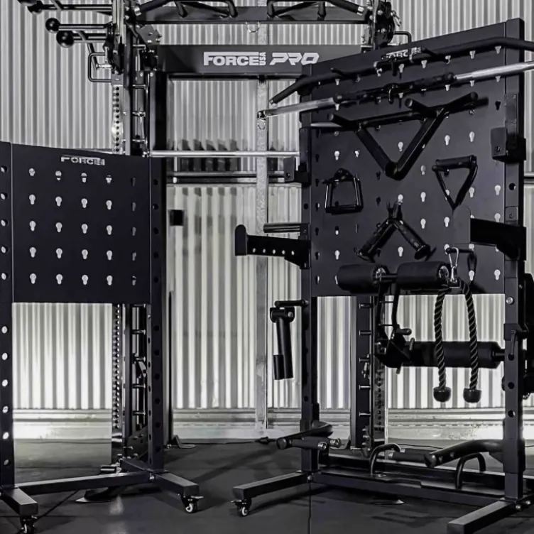Base de rangement Force USA avec 20 ancres de fixation pour accessoires de musculation et poignées de tirage