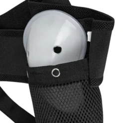 Coque de protection pour sport de combat avec système anti-transpirant