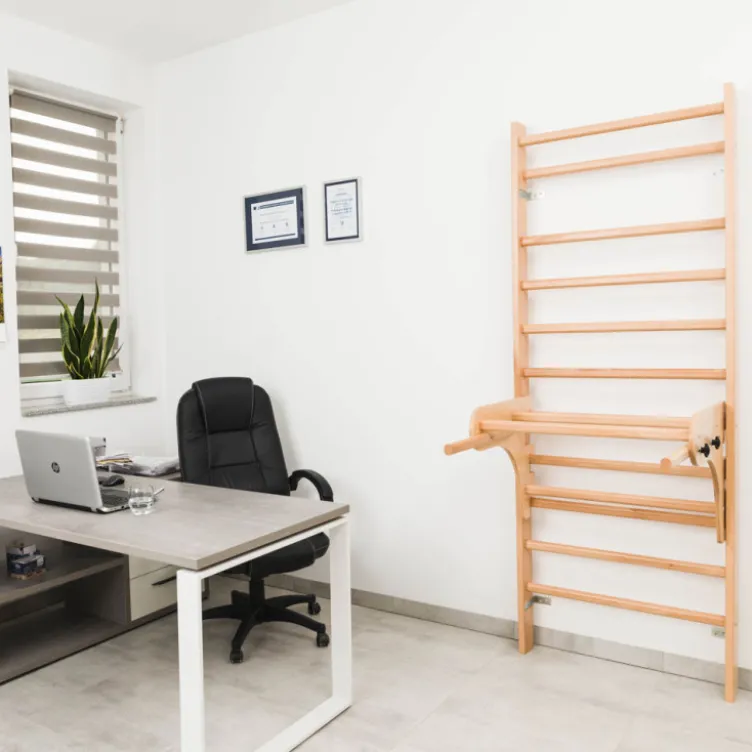 Espaliers d'intérieur en bois avec accessoires de musculation - 250 x 90 cm