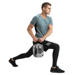 Kettlebell 3 kg à 8 kg avec remplissage à eau avec poignée en néoprène pour l'Hyrox et le crossfit