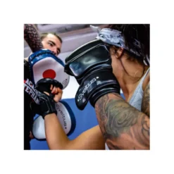 Paire de gants MMA pour combats tout niveaux avec tailles allant de S à XL