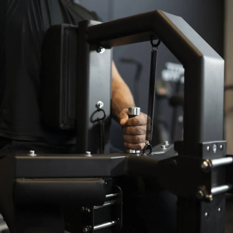 Plate Loaded Iso-Lateral Lat Pulldown Titanium Strength Élite Séries EL-PL6 - Appareil de musculation pour le dos