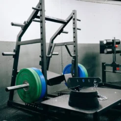 Plate loaded Machine Belt squat capacité 500 kg et plateforme pour les pieds surdimensionnée - Titanium Élite séries EL-PL9