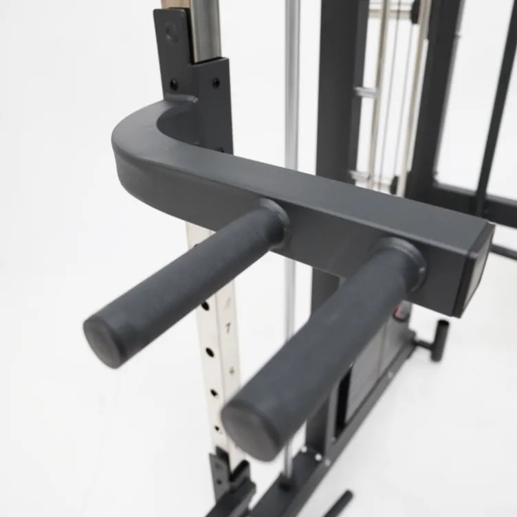 Rack polyvalent Force USA F100 V2 avec 200 kilos de plaques de poids et accessoires de training