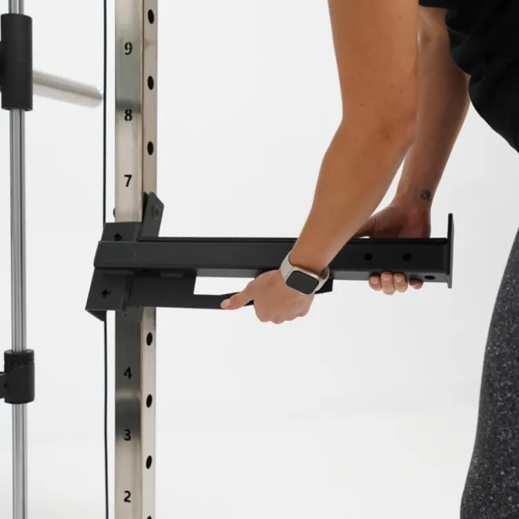 Rack polyvalent Force USA F100 V2 avec 200 kilos de plaques de poids et accessoires de training