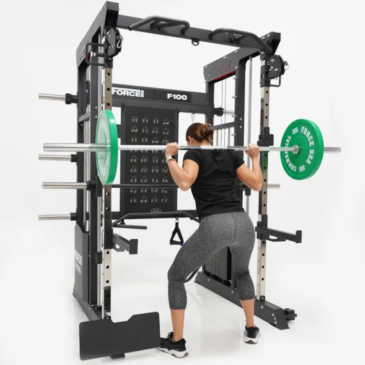 Rack polyvalent Force USA F100 V2 avec 200 kilos de plaques de poids et accessoires de training