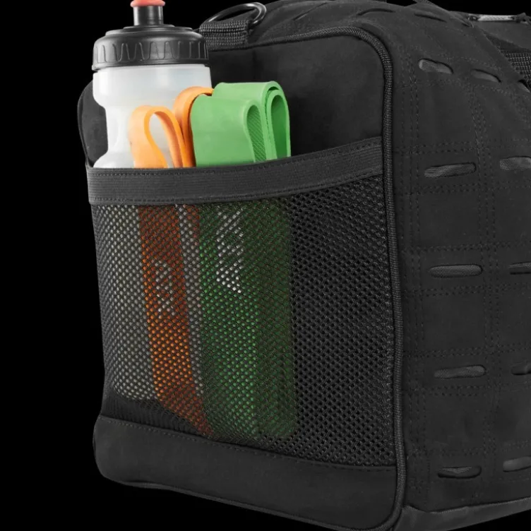 Sac de sport et de voyage d'une volume de 40 à 42 L avec compartiment à chaussures et bandoulière amovible