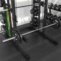 Smith machine ATX série 700 avec poulie à charge libre -Guidage précis et fluide avec supports de rangement multiples intégrés