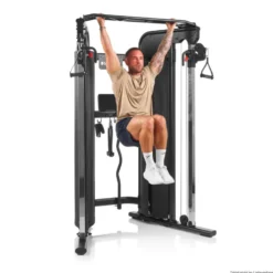 Station d'entraînement avec deux colonnes de poids de 80 kg et barre de traction multi-prises