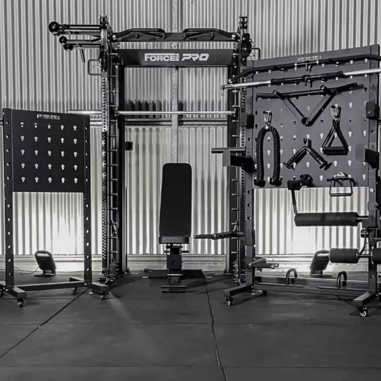 Tableau de rangement Force USA avec 15 ancres de fixation pour le stockage des accessoires de musculation et poignées de tirage