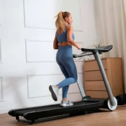 Tapis de course Titanium Strength Cadenza T40 Ultra-léger avec vitesse réglable de 1 à 20 km/h - Système de pliage