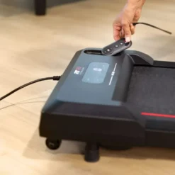 Tapis de marche compact et puissant avec vitesse maximale 6km/h et inclinaison de 5º