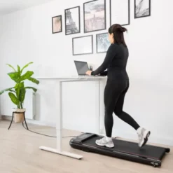 Tapis de marche et course vitesse maximale 8 km/h avec roulettes de transport pour Home-Gym