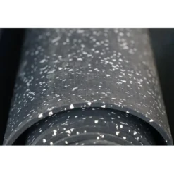 Tapis en caoutchouc noir et blanc de 12.5 m² pour salle d'entraînement de musculation 4 mm / 6 mm / 8 mm