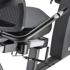 Vélo de cardio Delavan RMB semi-allongé pour sessions cardio avec programmes d'entraînement multiple - Calcul IMC