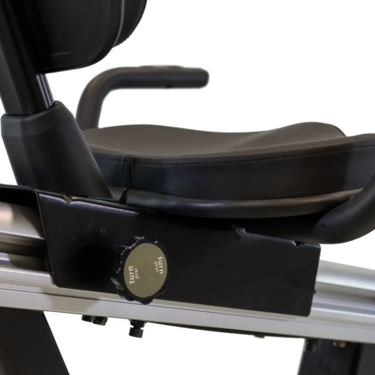 Vélo de cardio semi-allongé RB900 Titanium Strength Performance Séries avec écran LCD - 24 niveaux d'intensité