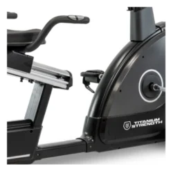 Vélo de cardio semi-allongé RB900 Titanium Strength Performance Séries avec écran LCD - 24 niveaux d'intensité