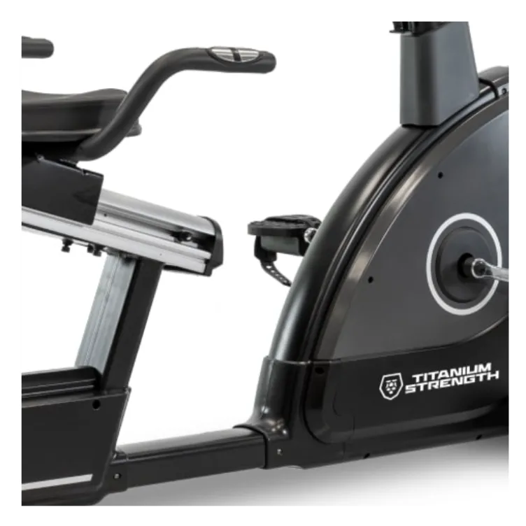 Vélo de cardio semi-allongé RB900 Titanium Strength Performance Séries avec écran LCD - 24 niveaux d'intensité