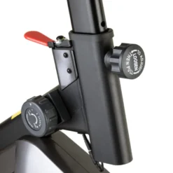 Vélo de spinning Agneto avec système de freinage magnétique pour training sportif - Siège et poignées réglables