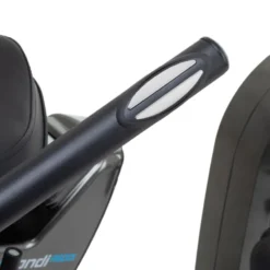 Vélo d'exercices connecté InCondi R600i pour training de cardio en position semi-allongé - Construction stable et robuste